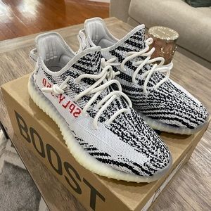 Yeezy BOOST 350 V2 (Zebras)